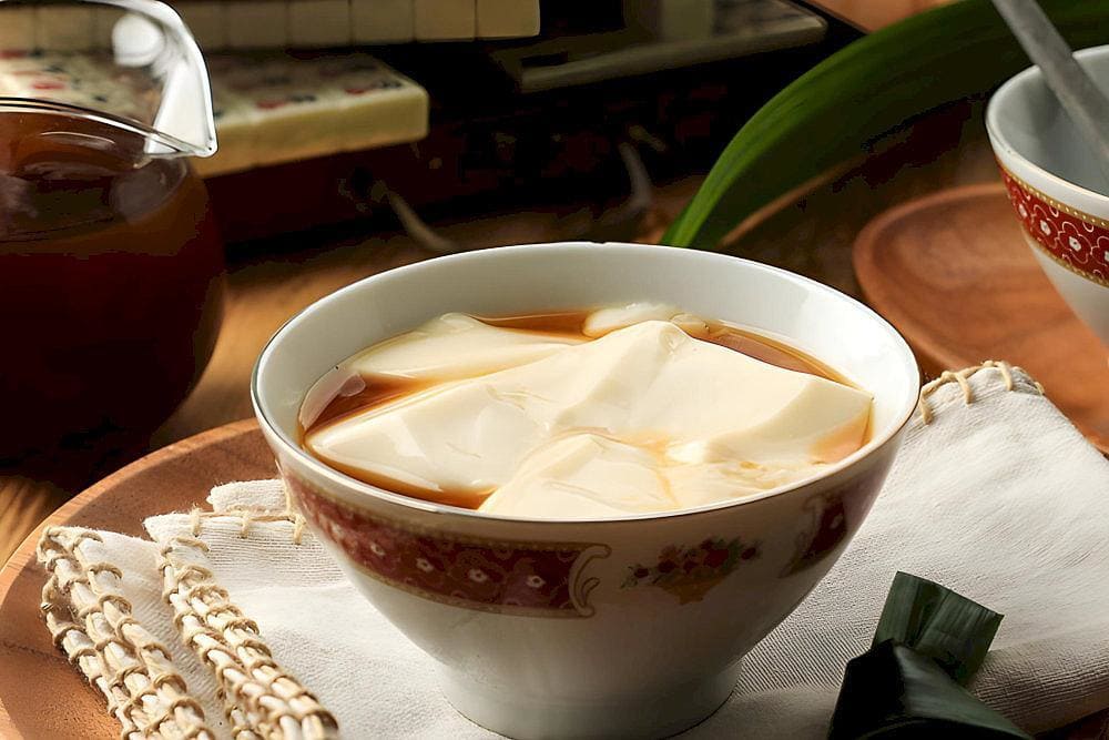 Dau hu is the perfect snack to enjoy on a hot and sunny day (Source: Canva)